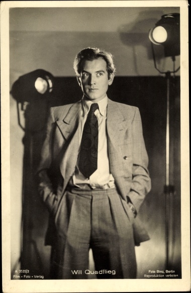 Postcard actor Will Quadflieg, still portrait, spotlight, photo Binz A 3535 2, Film Photo Verlag