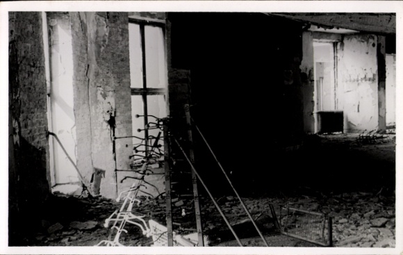 Photo Berlin Schöneberg, Theater, Nürnberger Straße, war destruction WWII, interior view, rubble