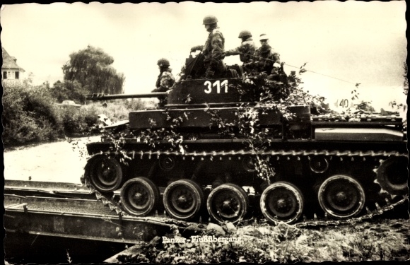 Postcard Deutsche Bundeswehr, Panzer 311 at river crossing