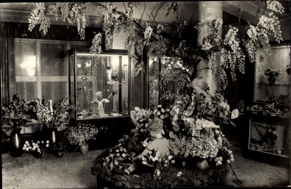 Postcard Sebnitz Sachsen, flower show and sale of the VEB artificial flower