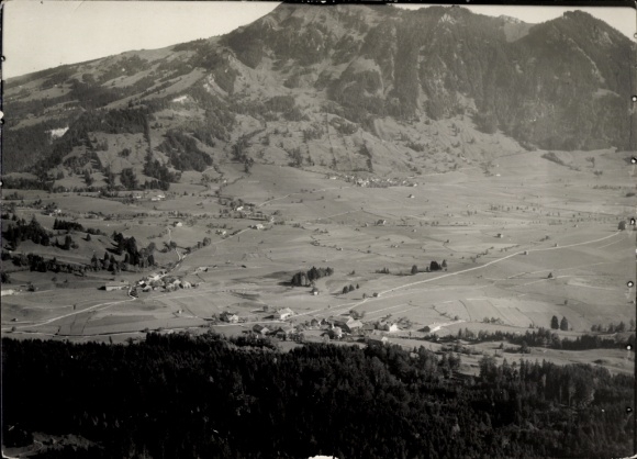 Foto Burgberg im Allgäu, Weiher Alttach, Fliegeraufnahme