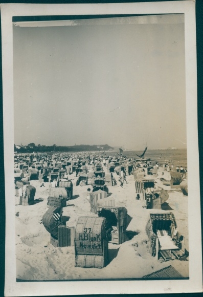 Photo Baltic resort Ahlbeck Heringsdorf on Usedom, beach life, beach chairs
