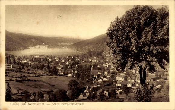 Ak Gérardmer Lothringen Vosges, Landschaftsansicht, Berge, Bäume, Häuser, See