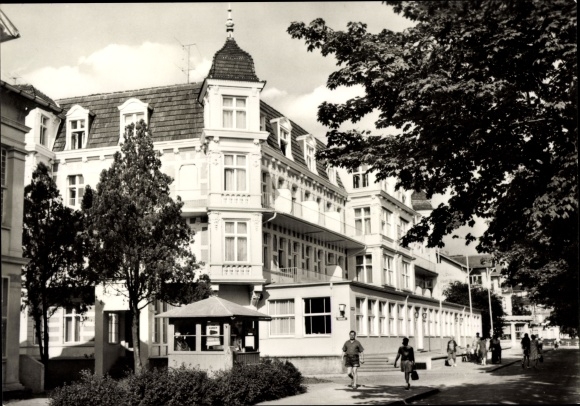 Postcard Baltic resort Ahlbeck Usedom, FDGB convalescent home Bernhard Göring, house 1