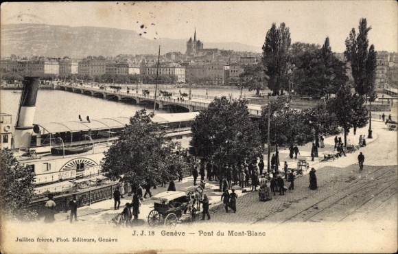 Ak Genf Stadt Schweiz, Schiff, Menschenmenge, Pont du Mont-Blanc,  Schwarz-Weiß-Foto