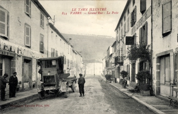 Postcard Vabre Tarn, street with car, people, shops, caption: LE TARN ILLUSTRÉ