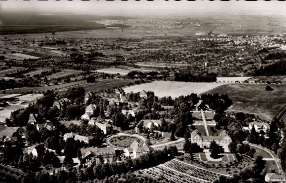 Ak Wiesloch in Baden, Luftaufnahme von  Heilstätte, Landschaft, Bäume, Felder