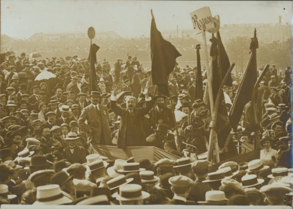 Photo Le Pré-Saint-Gervais, demonstration in Pré-Saint-Gervais against the three-year law of 1913