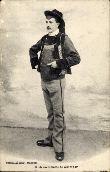 PC Quimper Finistère, Edition Anglaret, 8 Jeune Homme de Quimper