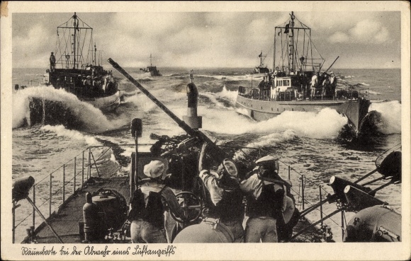 Postcard German warship, Räumboote in defense of an air attack