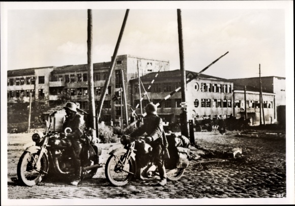 foto Heinrich Hoffmann, Rostow am Don Rusland, Duitse motorrijders, Wehrmacht, juli 1942