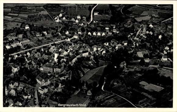 Ak Bergneustadt im Bergischen Land, Fliegeraufnahme