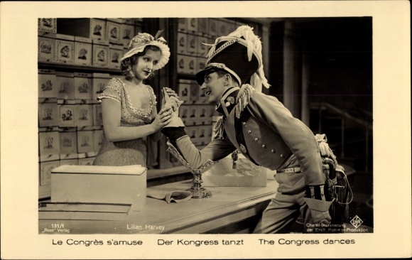 Postcard actress Lilian Harvey, film scene from Der Kongress tanzt, Ross Verlag 131/1