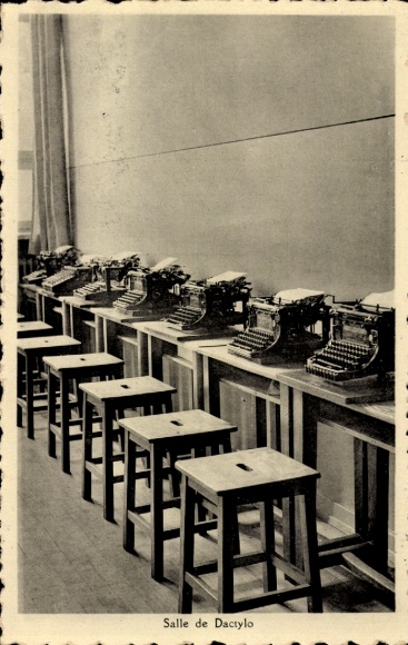 Postcard Luxembourg Luxembourg, Vocational and Home Economics School Ste. Marie, Writing Room