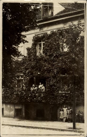 foto Ak Teltow in Brandenburg, woongebouw, bewoners, kinderen