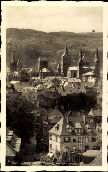 Ak Trier an der Mosel, Blick auf  vier Kirchen, Petersberg, Schwarz-Weiß-Fotografie