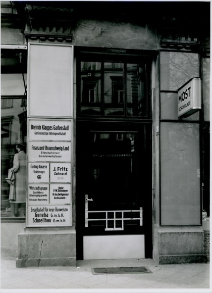 Foto Braunschweig, Damm 1, Geschäftsschilder, Most, Fotograf Fotohaus Lange, Damm 24