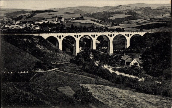 Ak Bad Kudowa Schlesien, Eisenbahnviadukt bei Lewin