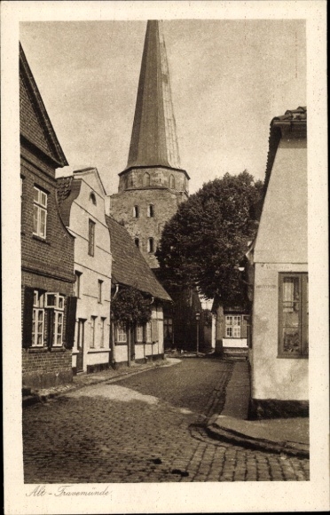 Ak Travemünde Lübeck Sleeswijk Holstein, straatgedeelte met Lorenzkirche, oude stad