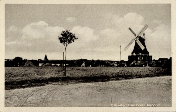 Postcard Niendorf Island of Poel Mecklenburg, partial view, windmill