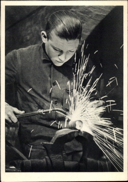 Postcard welder Werner Pfennig at work