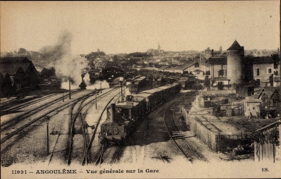 Postcard Angoulême Charente, La Gare, train station, track side, steam locomotive