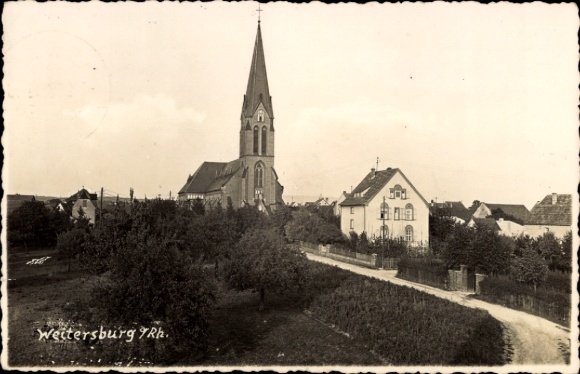 Foto Ak Weitersburg am Rhein, Teilansicht, Kirche