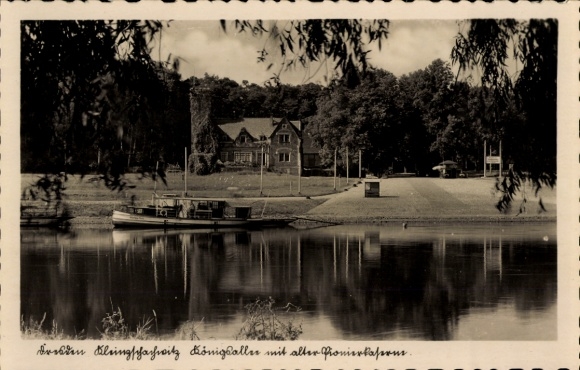 Postcard Dresden Kleinzschachwitz, Königsallee with old pioneer barracks, motor ferry Pillnitz