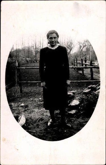 10 alte Ansichtskarten Frauenportraits, Diverse Motive