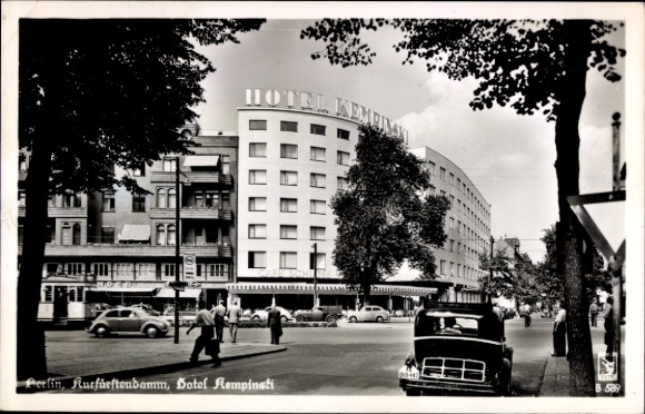 Postcard Berlin Charlottenburg, Hotel Kempinski, Kurfürstendamm, cars, street view