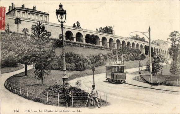 Postcard Pau Pyrénées-Atlantiques, La Montee de la Gare