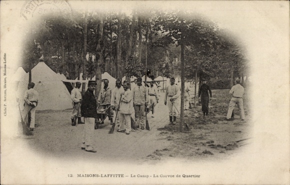Postcard Maisons Laffitte Yvelines, Le Camp, La Corvee de Quartier