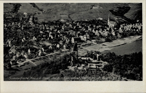 Ak Kröv an der Mosel, Luftaufnahme von Krov, Mosel,  Architektur, Kirche, Weinberge