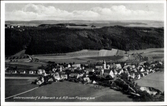 Postcard Unteressendorf Hochdorf Riß, view of the village, forest, field, aerial photograph
