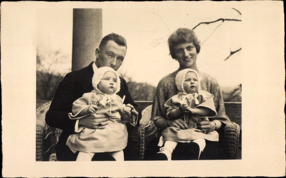 Photo Postcard Friedrich v. Hohenz. Sigmaringen, Margarete v. Saxony, Princess Maria Antonia, Adelgunde