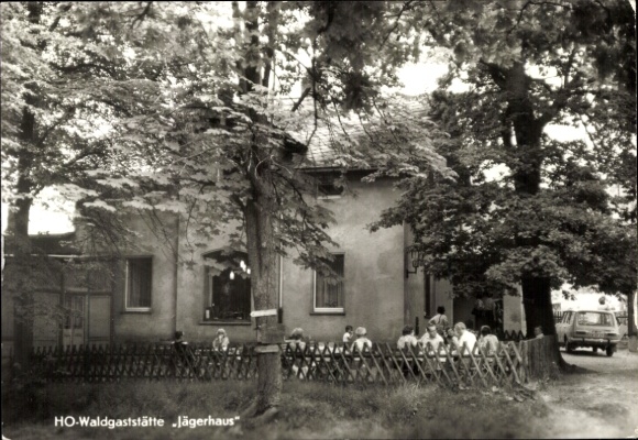 Ak Wilthen im Kreis Bautzen Sachsen, HO Waldgaststätte Wilthen, Terrassenpartie