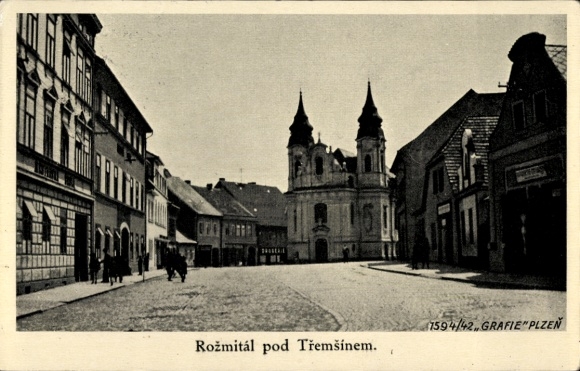 KP Rožmitál pod Třemšínem Rožmital Rosenthal Środkowe Czechy, widok na miasto, dwie wieże, ulica...