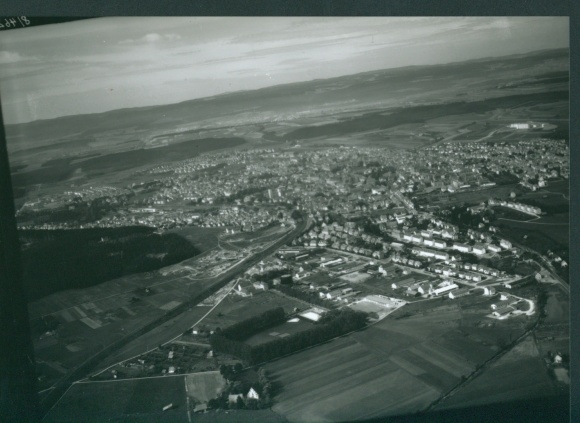 Ak Villingen Schwenningen in het Zwarte Woud, stad Schwenningen van bovenaf