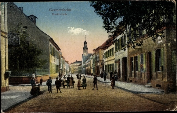 Postcard Germersheim, view of the market street with passers-by and church