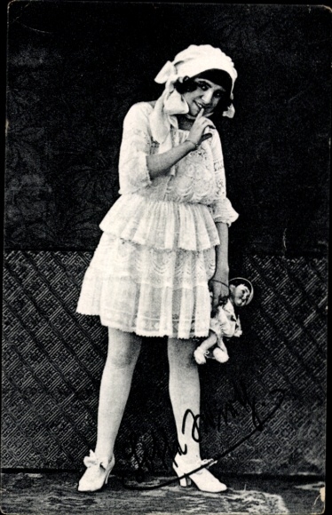 Postcard Lotte Wirtin, children's copyist and dancer, doll, autograph