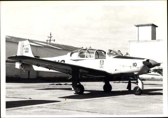 Photo Brazilian military aircraft, Neiva N621, T 25, 1910
