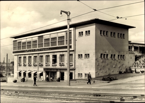 Ak Nordhausen am Harz, HO Gaststätte Stadt Terrasse, Außenansicht, Bahngleise