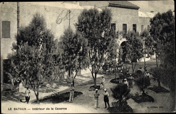 Postcard Bathan Tunesien, Interior of the Barracks