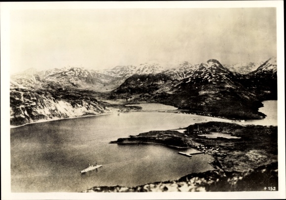 Foto Heinrich Hoffmann, Amerikaanse militaire basis Dutch Harbour, juni 1942