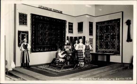 Postcard International Crafts Exhibition Berlin 1938, Lithuania, Lithuanian carpets, traditional costumes