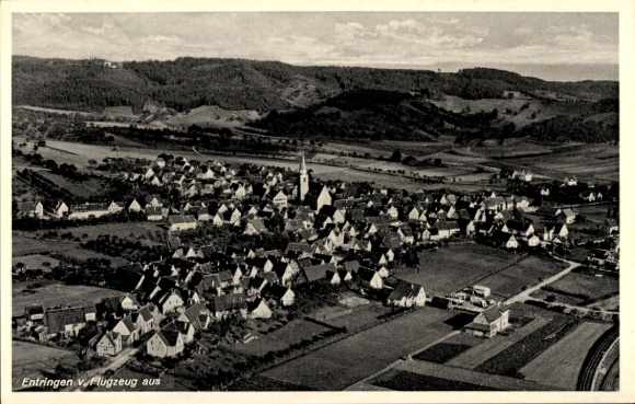 Ak Entringen Ammerbuch in Baden Württemberg, Hohenentringen, luchtfoto van huizen, kerk, La