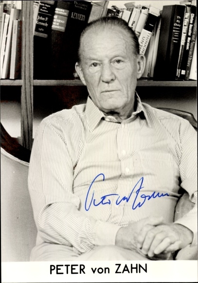 Postcard radio and television journalist Peter von Zahn, portrait, autograph