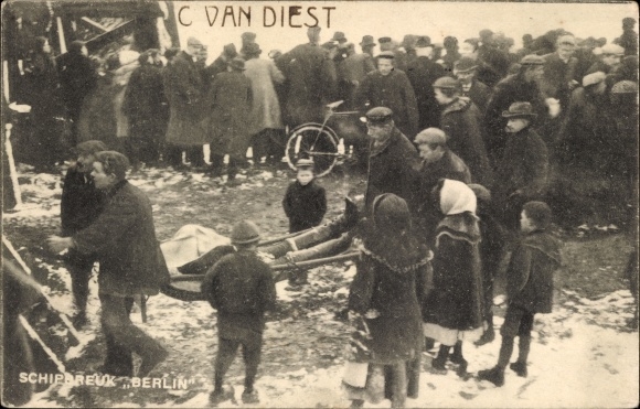 Ak Südholland, Het Aanbrengen van een Geredde, 1907 Schiffsunglück Berlin