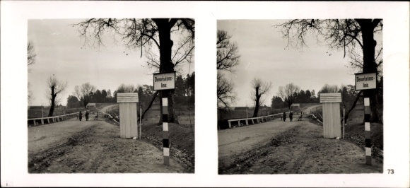 Stereo spatial image photo &quot;The soldiers of the leader in the field&quot; No: 73, demarcation line of Augustow