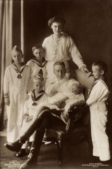 Ak Kronprinz Wilhelm von Preußen, Kronprinzessin Cecilie, Prinzen, Prinzessin Alexandrine